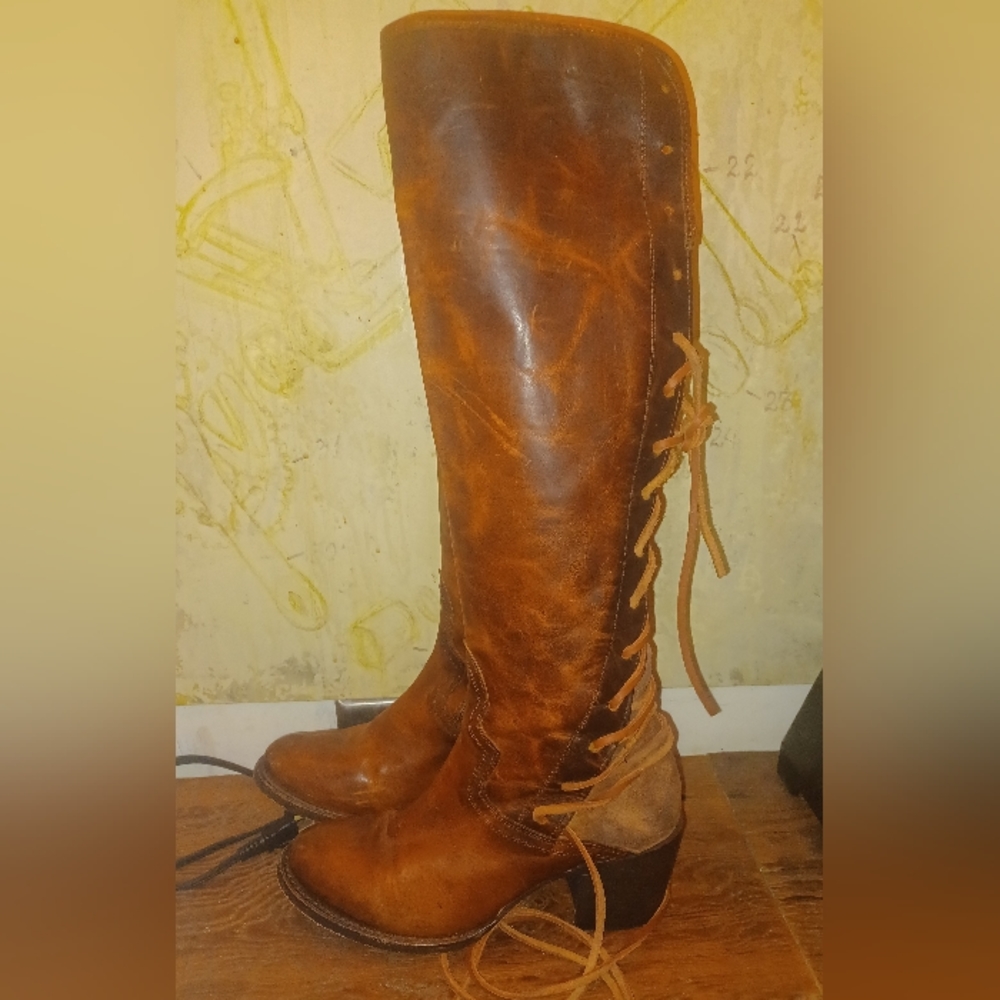 Gorgeous FREEBIRD Brown Cognac Coal Boots 9